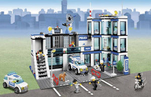 Lego City 7498 - Le commissariat de police